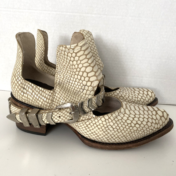 Freebird by Steven Ankle Boot Blade White Snake Embossed Leather Bootie Low 8 - Picture 4 of 12